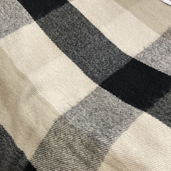 Black and Tan Super Soft Plaid Scarf 28 x 70 - Picture 9 of 9